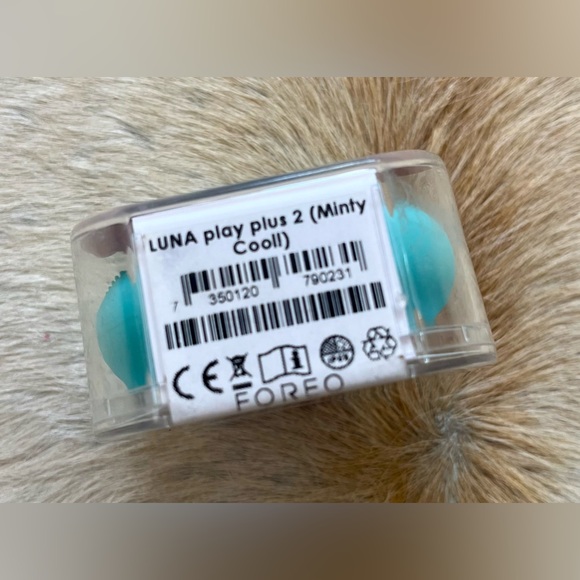 FOREO Luna Play Plus 2 Tiny But Mighty Facial Cleansing Massager “Minty Cool” - Picture 9 of 9